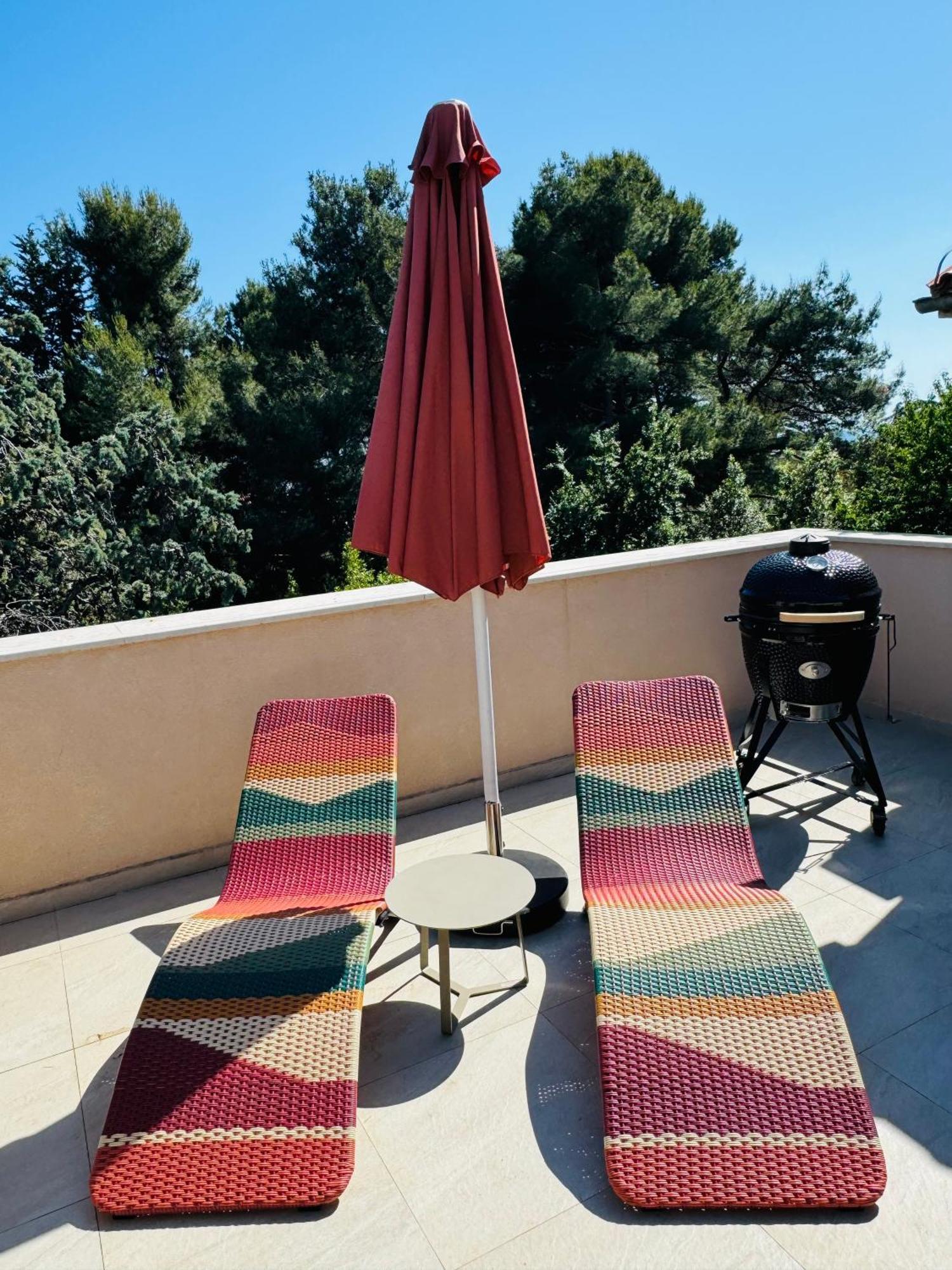 Just Renovated Stylish 2 Bedrooms Apartment Only A Few Steps From The Beach! Новиград Екстериор снимка